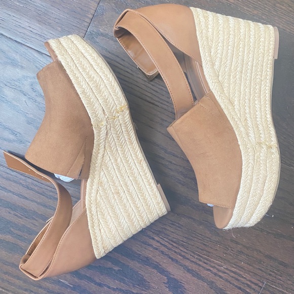 Shoes - Picture 1 of 4